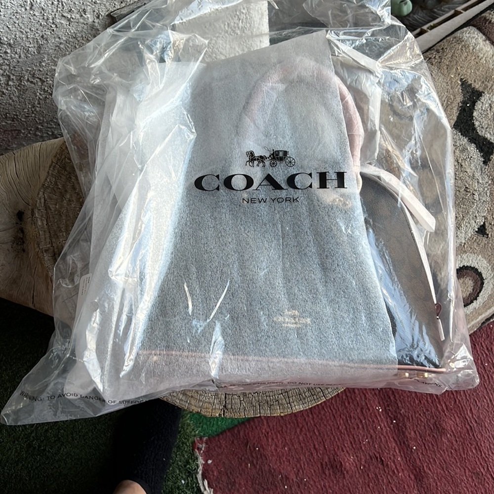 NEW Coach Katy Satchel in Signature Canvas & Shell Pink - Picture 4 of 9